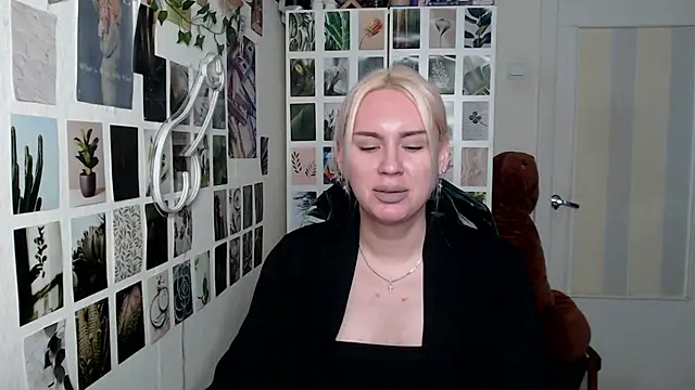 Snapshot of CapriScorpion chatting on 11-15-25, 09:50 CapriScorpion online show from 11-15-25, 09:50