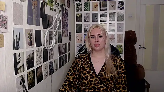 Snapshot of CapriScorpion chatting on 11-18-25, 03:16 CapriScorpion online show from 11-18-25, 03:16