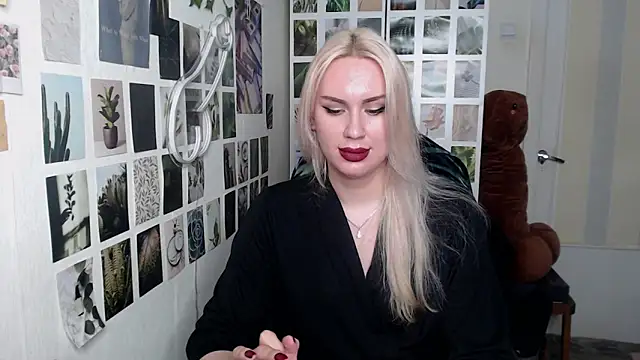 Snapshot of CapriScorpion chatting on 11-21-25, 11:09 CapriScorpion online show from 11-21-25, 11:09