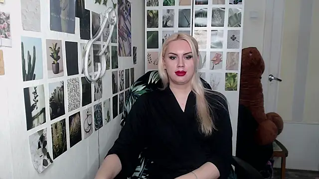 Snapshot of CapriScorpion chatting on 11-22-25, 10:58 CapriScorpion online show from 11-22-25, 10:58