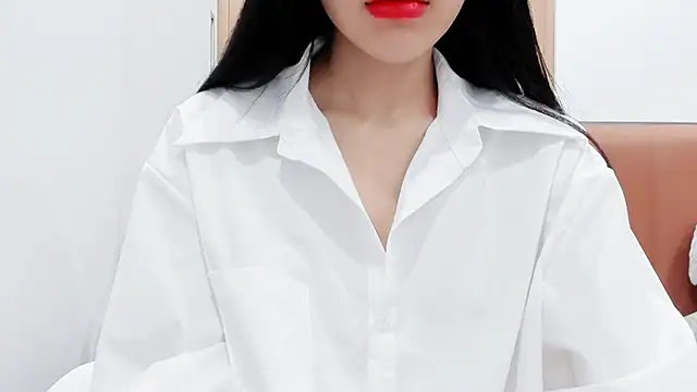 Snapshot of Lita-Julia chatting on 01-18-25, 12:04 Lita-Julia online show from 01-18-25, 12:04