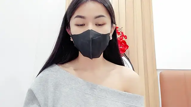 Snapshot of Lita-Julia chatting on 01-23-25, 11:15 Lita-Julia online show from 01-23-25, 11:15