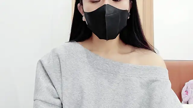 Snapshot of Lita-Julia chatting on 03-15-25, 11:06 Lita-Julia online show from 03-15-25, 11:06