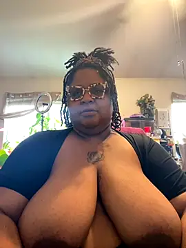 Snapshot of kweenxkarma chatting on 09-15-25, 07:25 kweenxkarma online show from 09-15-25, 07:25