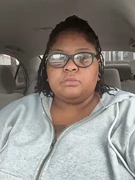 Snapshot of kweenxkarma chatting on 09-25-25, 01:09 kweenxkarma online show from 09-25-25, 01:09