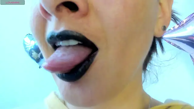 queen fetish online show from 05-27-26, 07:00