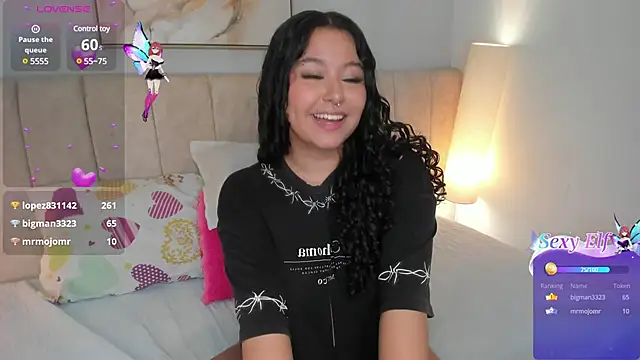 Snapshot of Atenea_cuteee chatting on 12-13-24, 05:05 Atenea cuteee online show from 12-13-24, 05:05