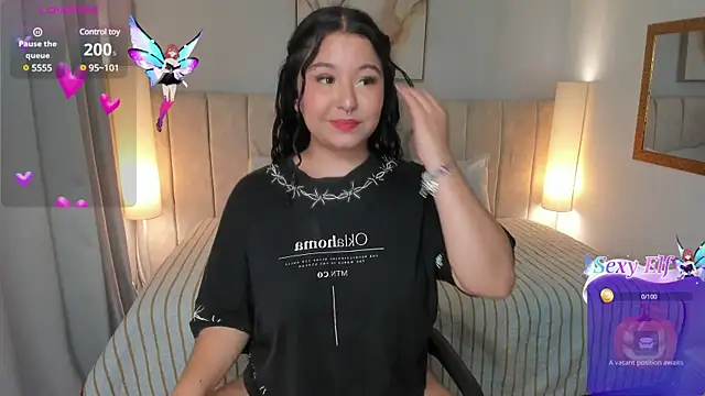 Snapshot of Atenea_cuteee chatting on 01-08-25, 02:57 Atenea cuteee online show from 01-08-25, 02:57