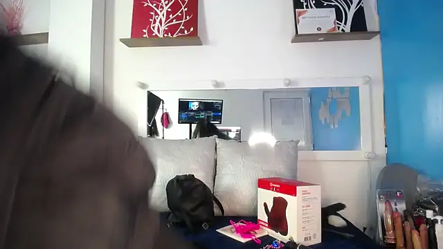 CarolRodriguez  online show from 01-11-25, 02:15