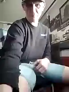 Snapshot of ironwood420 chatting on 12-30-24, 08:21 ironwood420 online show from 12-30-24, 08:21