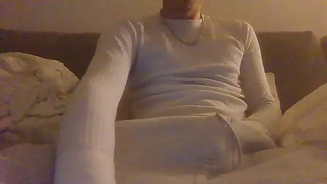 Snapshot of dominateurHot chatting on 12-23-25, 12:30 dominateurHot online show from 12-23-25, 12:30