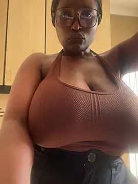 Snapshot of Bustygoddess32 chatting on 01-19-25, 05:37 Bustygoddess32 online show from 01-19-25, 05:37