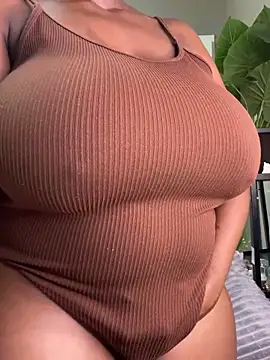 Snapshot of Bustygoddess32 chatting on 01-21-25, 07:47 Bustygoddess32 online show from 01-21-25, 07:47