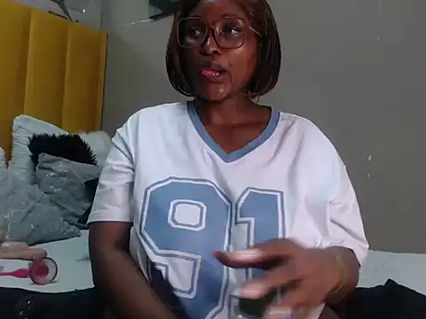 Snapshot of Bustygoddess32 chatting on 03-11-25, 03:48 Bustygoddess32 online show from 03-11-25, 03:48