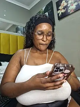 Snapshot of Bustygoddess32 chatting on 03-20-25, 03:04 Bustygoddess32 online show from 03-20-25, 03:04