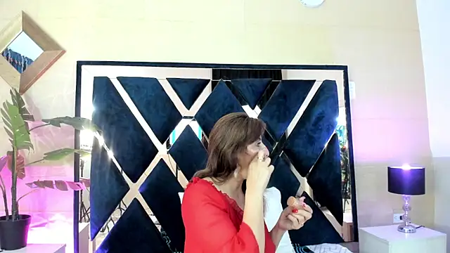 eva loreti online show from 10-25-25, 03:47