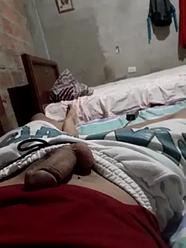 Snapshot of SwiggedThaw chatting on 09-26-25, 08:35 SwiggedThaw online show from 09-26-25, 08:35