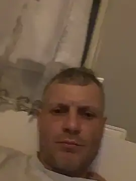 Snapshot of Arthur2288@xh chatting on 02-14-26, 07:54 Arthur2288xh online show from 02-14-26, 07:54