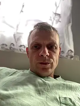 Snapshot of Arthur2288@xh chatting on 02-21-26, 02:40 Arthur2288xh online show from 02-21-26, 02:40