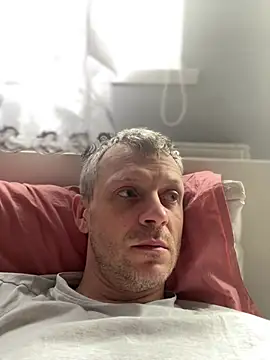 Snapshot of Arthur2288@xh chatting on 03-12-26, 12:33 Arthur2288xh online show from 03-12-26, 12:33