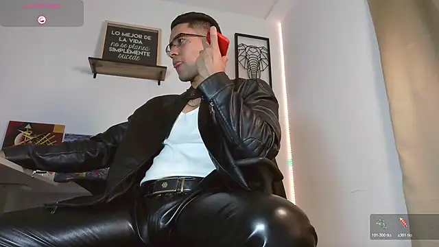 Snapshot of Thonydupont chatting on 10-31-25, 08:10 Thonydupont online show from 10-31-25, 08:10