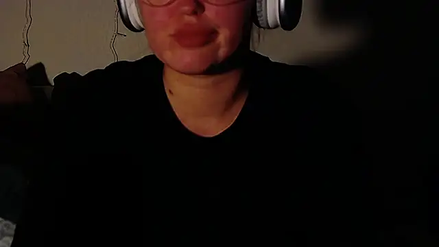 Snapshot of IrinaArt chatting on 01-12-25, 03:36 IrinaArt online show from 01-12-25, 03:36