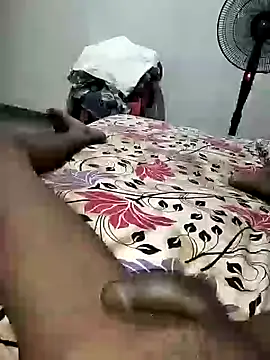 Snapshot of Ronaldo_707 chatting on 02-26-25, 06:47 Ronaldo 707 online show from 02-26-25, 06:47