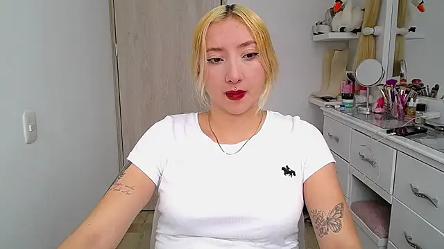 Barbie girl 69 online show from 03-09-26, 07:29