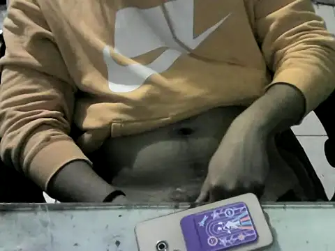Alejo hotguy online show from 10-27-25, 04:38
