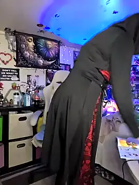 Snapshot of TrenaAnne chatting on 02-20-25, 01:03 TrenaAnne online show from 02-20-25, 01:03