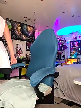 Snapshot of TrenaAnne chatting on 03-01-25, 01:32 TrenaAnne online show from 03-01-25, 01:32