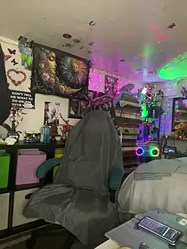 Snapshot of TrenaAnne chatting on 03-08-25, 01:28 TrenaAnne online show from 03-08-25, 01:28