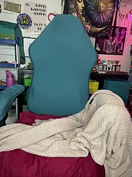 Snapshot of TrenaAnne chatting on 03-14-25, 04:32 TrenaAnne online show from 03-14-25, 04:32