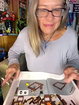 Snapshot of TrenaAnne chatting on 10-10-25, 04:22 TrenaAnne online show from 10-10-25, 04:22