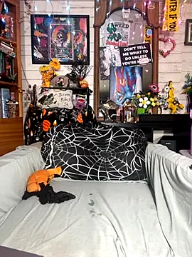 Snapshot of TrenaAnne chatting on 10-20-25, 02:50 TrenaAnne online show from 10-20-25, 02:50