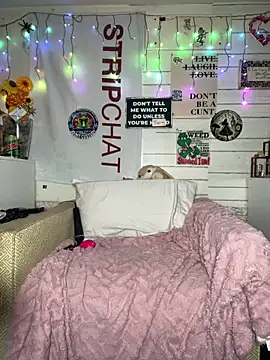 TrenaAnne online show from 03-01-26, 04:36