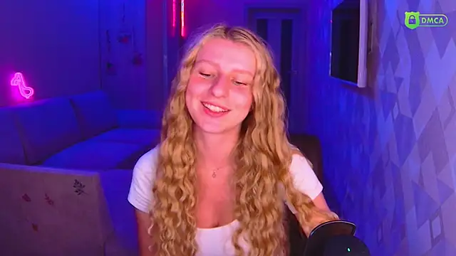 AmaliaQueen online show from 10-04-25, 03:43