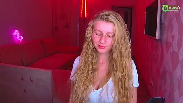 AmaliaQueen online show from 11-28-25, 03:25