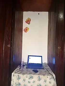 The-Peach-Flexer online show from 11-08-25, 09:46