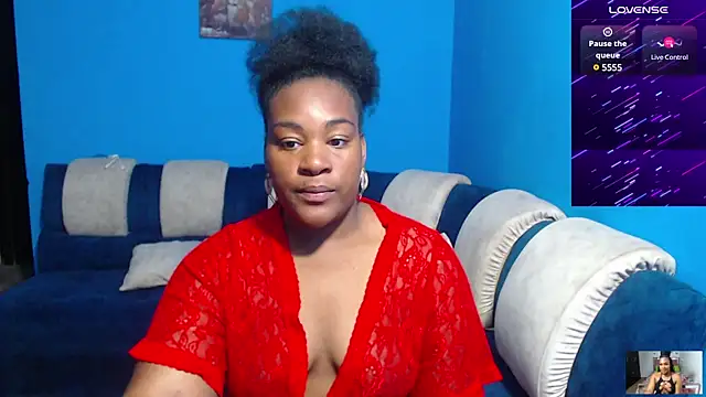 Snapshot of the_pearl199 chatting on 02-13-25, 02:01 the pearl199 online show from 02-13-25, 02:01