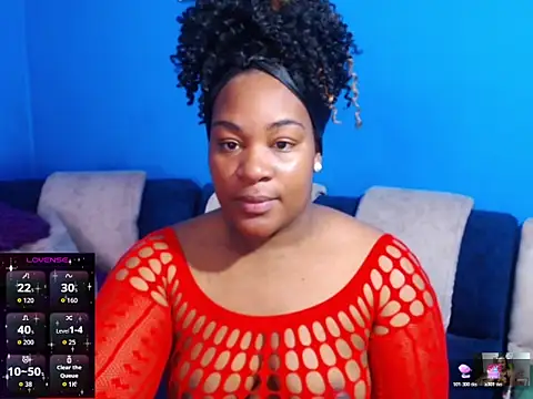 Snapshot of the_pearl199 chatting on 10-21-25, 12:17 the pearl199 online show from 10-21-25, 12:17
