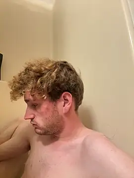 Snapshot of CreamyAustin chatting on 11-13-25, 01:59 CreamyAustin online show from 11-13-25, 01:59