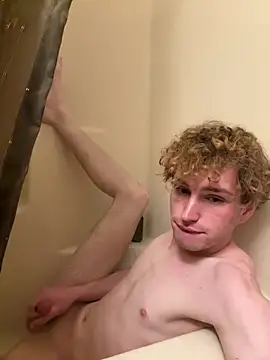 Snapshot of CreamyAustin chatting on 01-18-26, 08:01 CreamyAustin online show from 01-18-26, 08:01