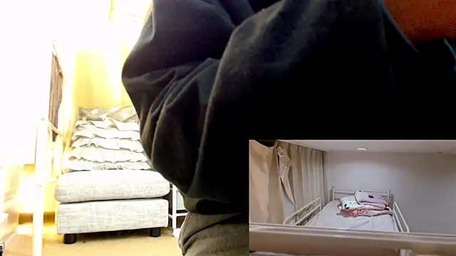 Snapshot of POCARI_SWEAT chatting on 12-02-24, 12:51 POCARI SWEAT online show from 12-02-24, 12:51