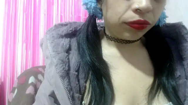 Snapshot of montthbluee chatting on 02-17-25, 10:07 montthbluee online show from 02-17-25, 10:07