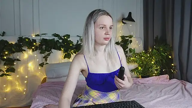 Beatrica Klein online show from 03-15-25, 03:48