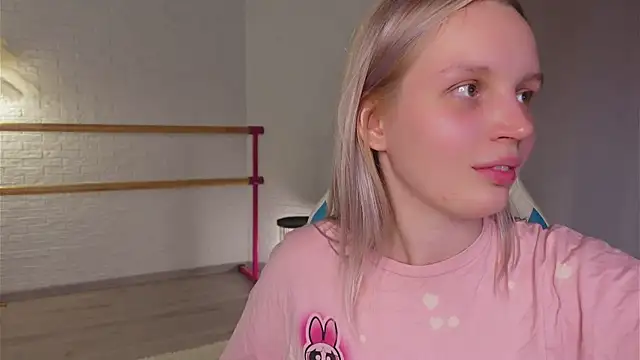 Beatrica Klein online show from 09-15-25, 03:45