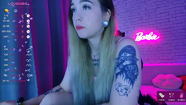 Snapshot of -Stacyy- chatting on 10-11-25, 05:17 -Stacyy- online show from 10-11-25, 05:17