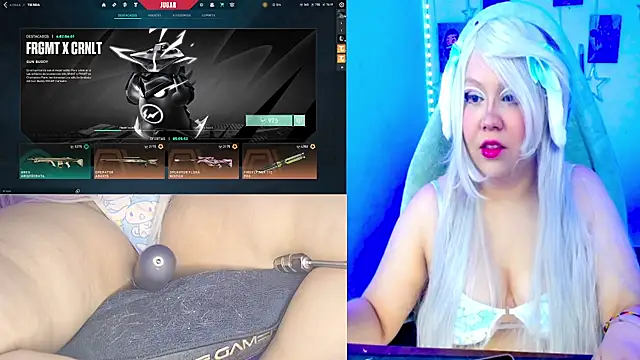 Snapshot of crystal7u7 chatting on 10-12-25, 06:51 crystal7u7 online show from 10-12-25, 06:51