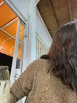 EmaSaenz online show from 01-30-25, 08:21